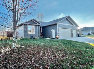 1508 Jack Nicklaus Dr, Elk Point, SD 57025