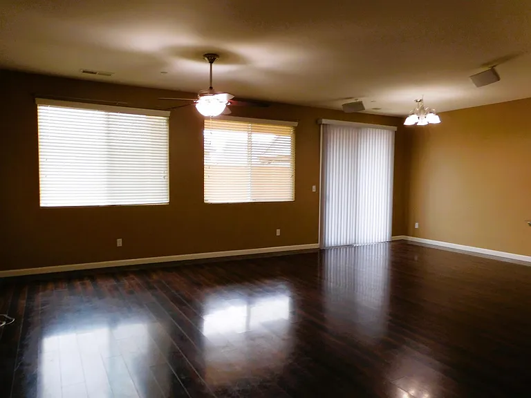3098 Wrenwood Ave — Photo 3