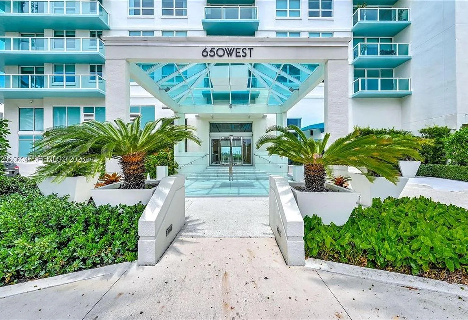 The Floridian Condo — Photo 1