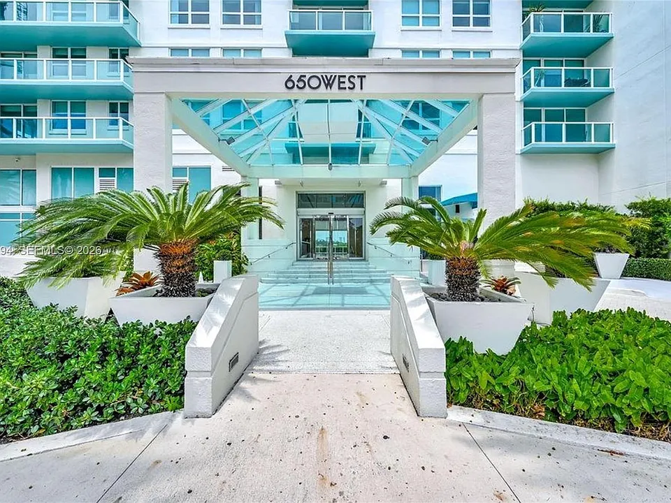 650 West Ave #3008
