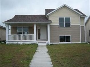 4421 13th St S, Moorhead, MN