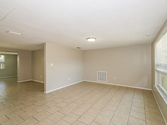 3rd image of 10933 Felsdale Ave