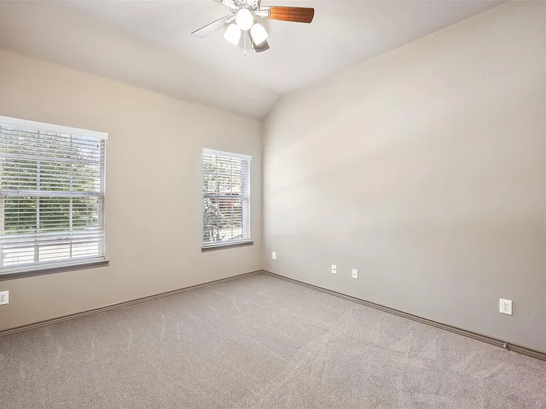 7586 Saint Stephens Sq — Photo 17