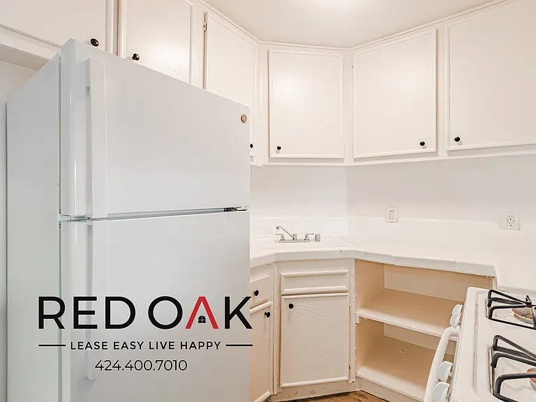 509 N Berendo St #110 — Photo 6