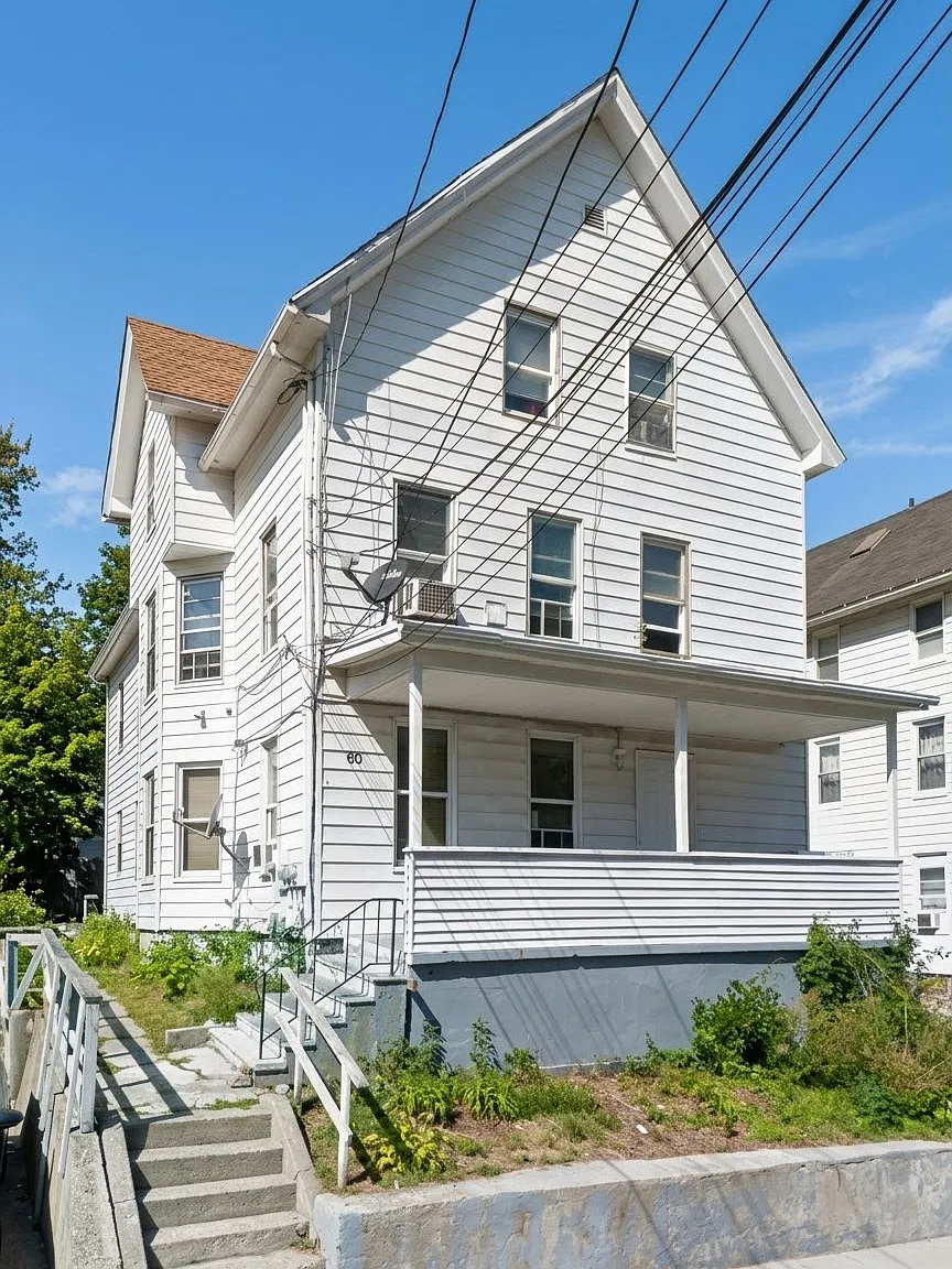 2 bed, 800 sqft, $1,350 — Photo 1