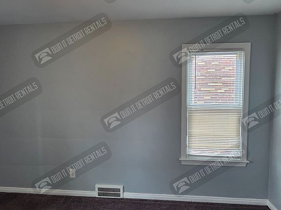 4th image of 5921 Balfour Rd