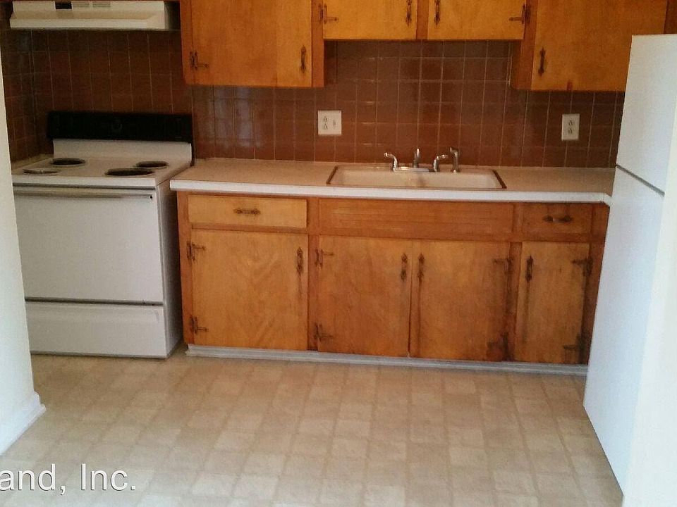 1st image of 137 East St APT 01