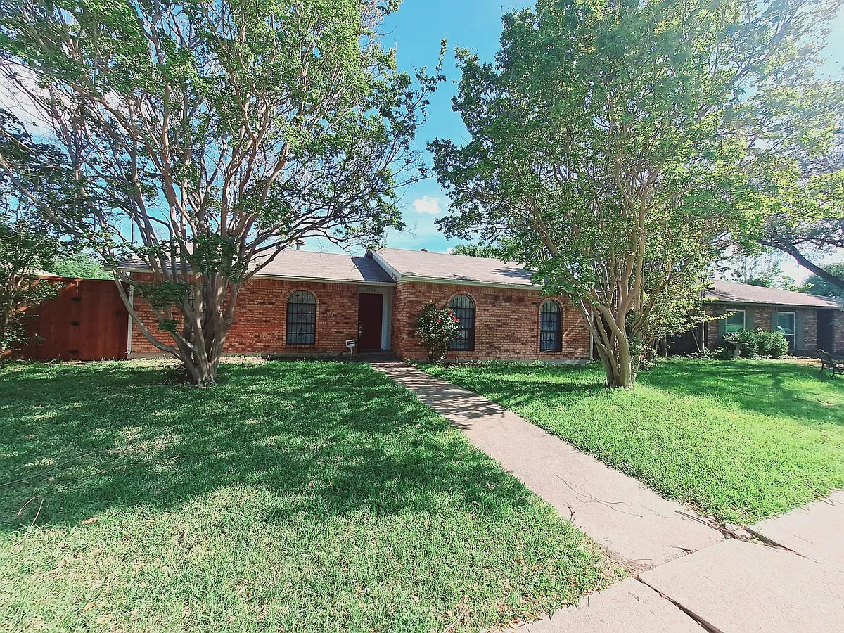 Building Photo - 3726 Red Oak Dr