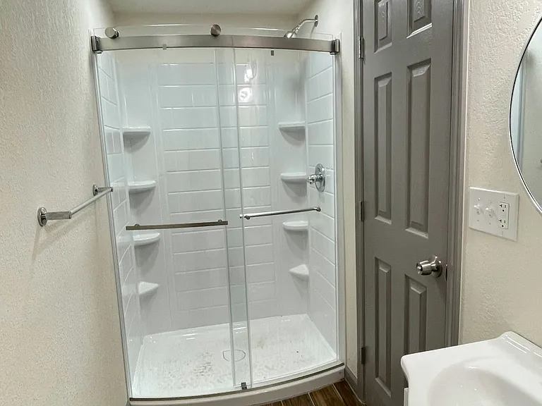 2nd Bathroom