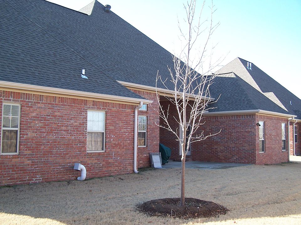 1st image of 6113 Laurel Hill Ln