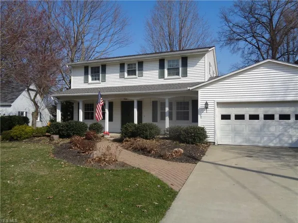 4986 Woodview Dr, Vermilion, OH 44089