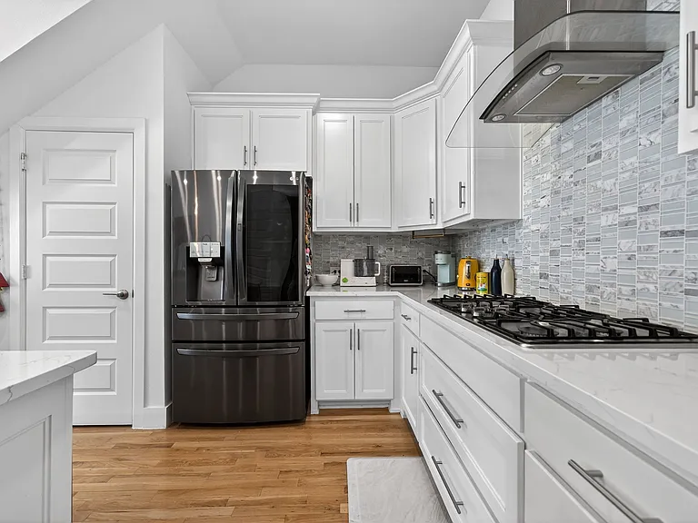4933 Broadway Dr — Photo 5
