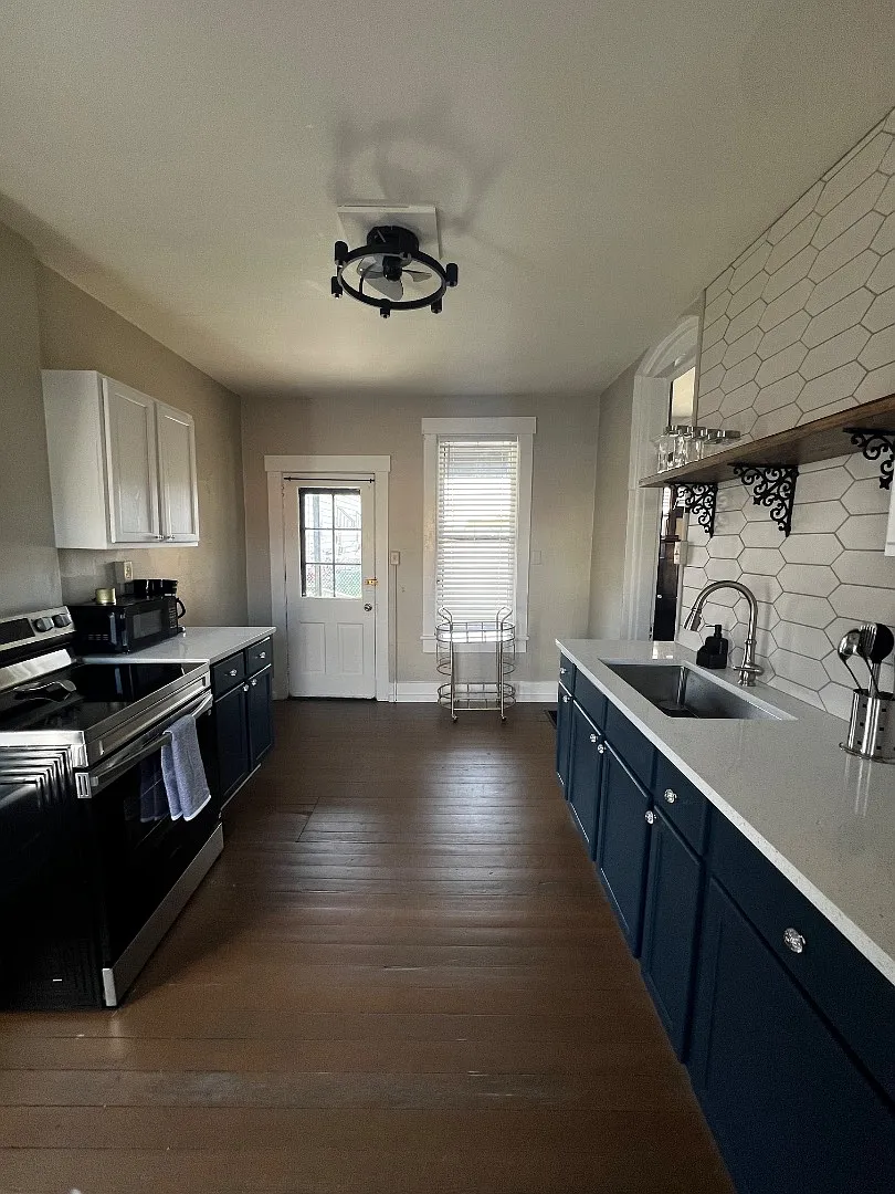 118 1/2 W Monroe St - 2/1 — Photo 4