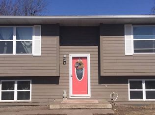 608 4th St, Menlo, IA 50164