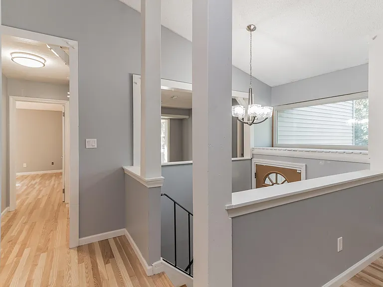 261 Skyline Dr — Photo 23