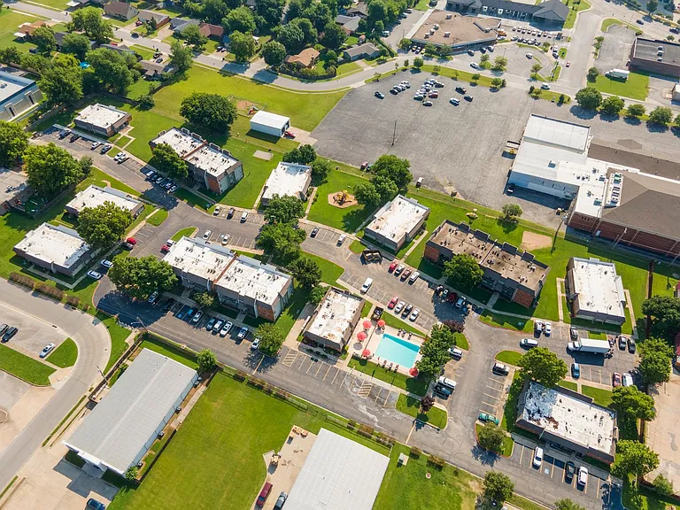 Brookwood on 86th - Move-In Today and Receive a $500 Visa Gift Card! — Photo 47