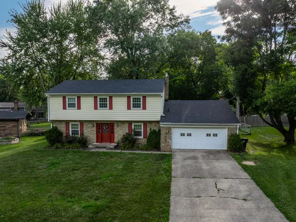 3022 Santiago Dr, Greenwood, IN 46143