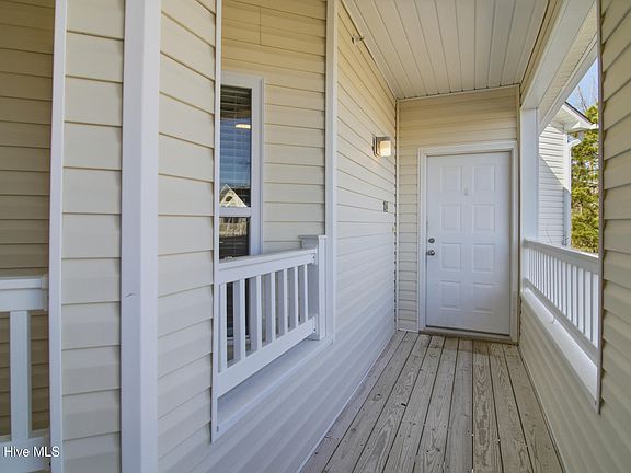 4th image of 204 Fullford Lane Unit 204