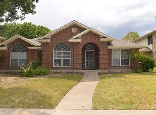 2113 Loretta Ln, Rowlett, TX 75088