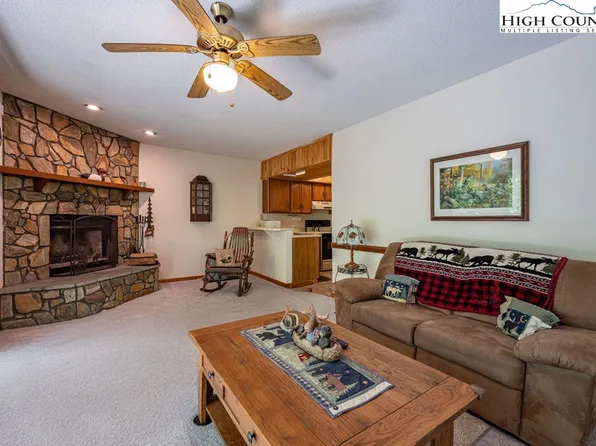 148 Hanging Rock Villas #111, Banner Elk, NC 28604