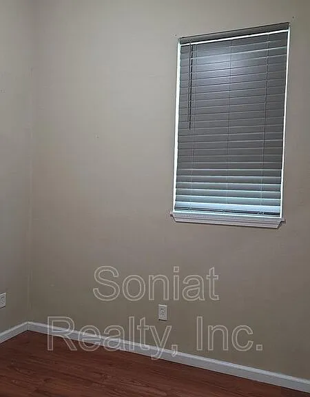 705 Felicity St — Photo 7