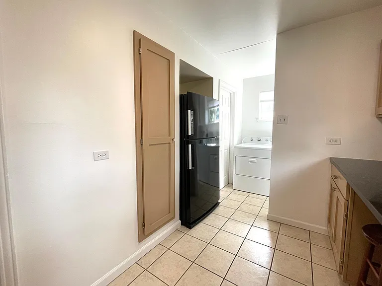 4895 Beach Ct — Photo 17