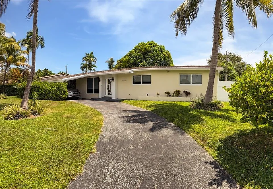 19705 NE 11th Ct
