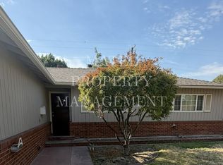 1526 Maplewood Dr, Modesto, CA 95350