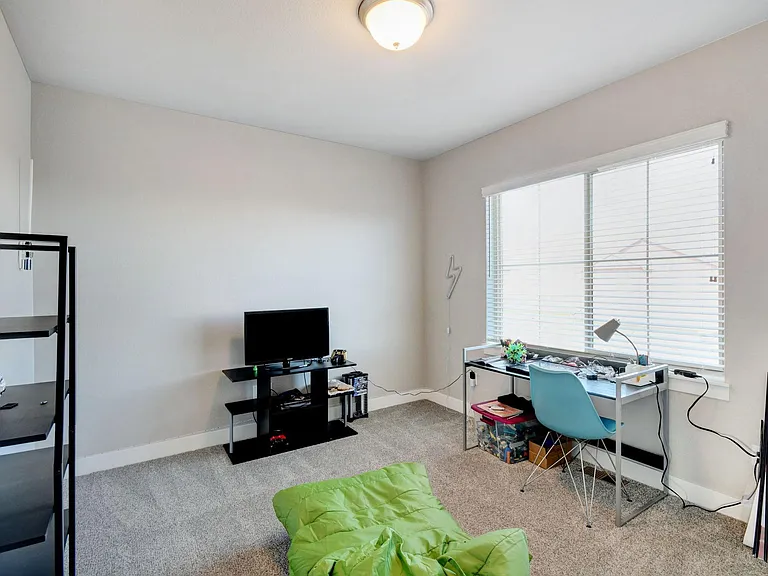 Upstairs Bedroom 2