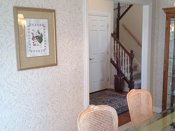 Dinning Rm View to Staircase