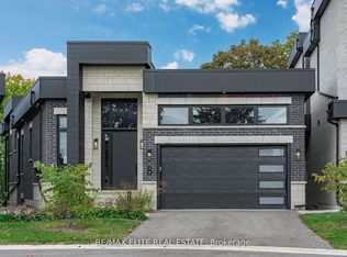 8 Tidmarsh Ln, Ajax, ON L1T 4S1