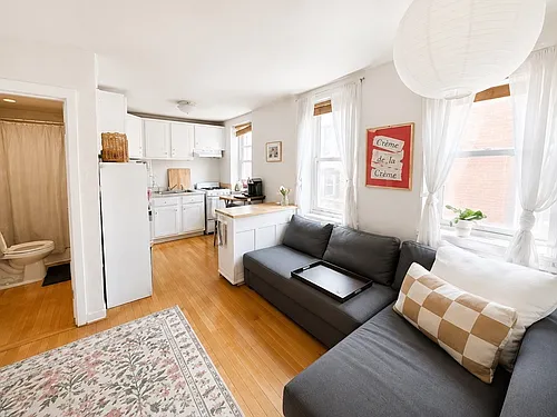 35 Charter St #4 Photo 1