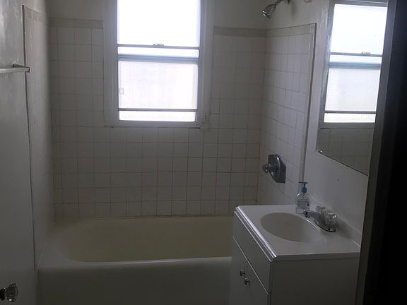 3rd image of 619 S Cochran Ave APT 11
