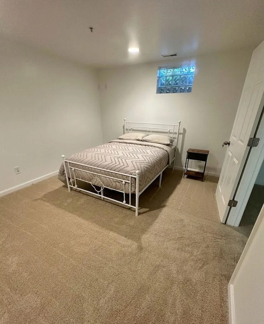 4 bed, 3.5 bath, 1280 sqft, $1,442 — Photo 1