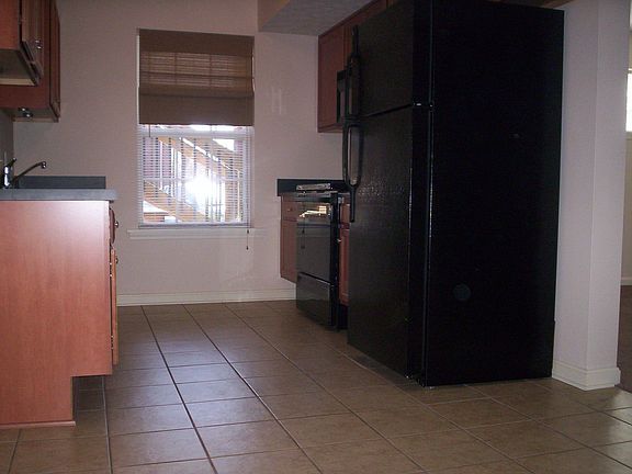 2nd image of 2501 Gladstone Cir Unit 101