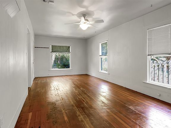 5th image of 411 SE 21st Ave