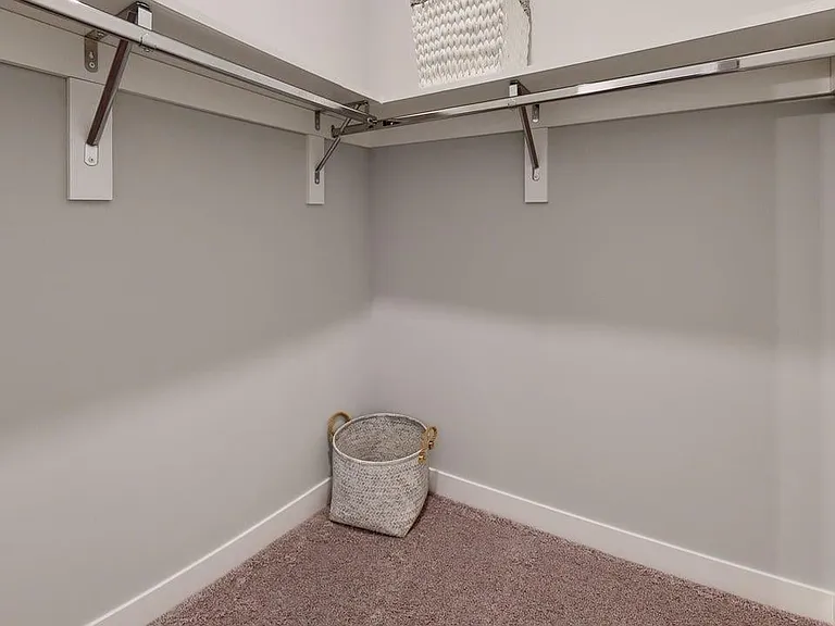 1B-Quarry-Trails-Closet 1B-Quarry-Trails-Closet
