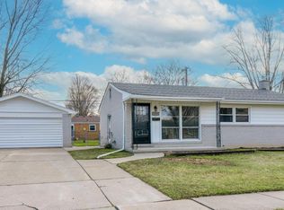 23550 Linne St, Clinton Township, MI 48035