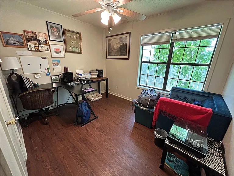 405 Live Oak St #A — Photo 8