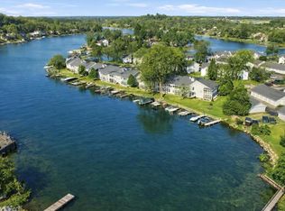 Foxwood Isle, Waterford, WI 53185