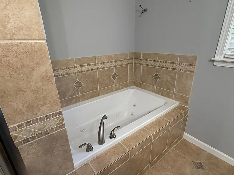4008 Remington Oaks Cir — Photo 17
