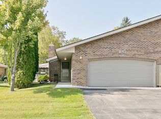 1945 Juneau Ln N, Plymouth, MN 55447
