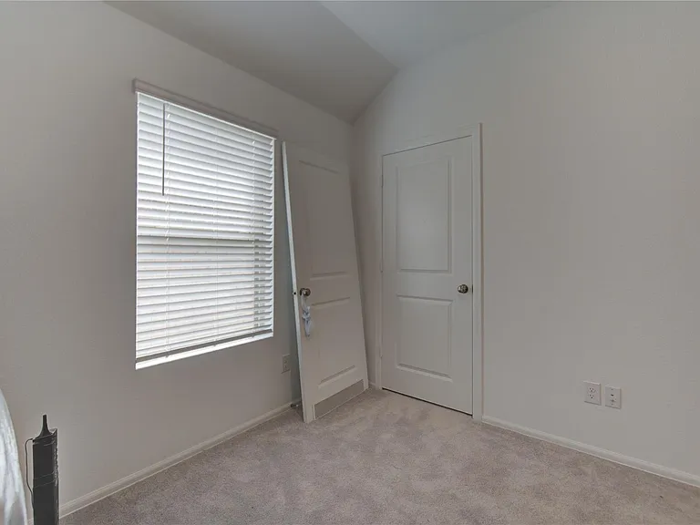 2904 Cordova Hill Dr — Photo 17