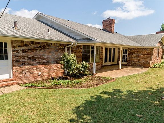 4th image of 1107 Lisa Ln