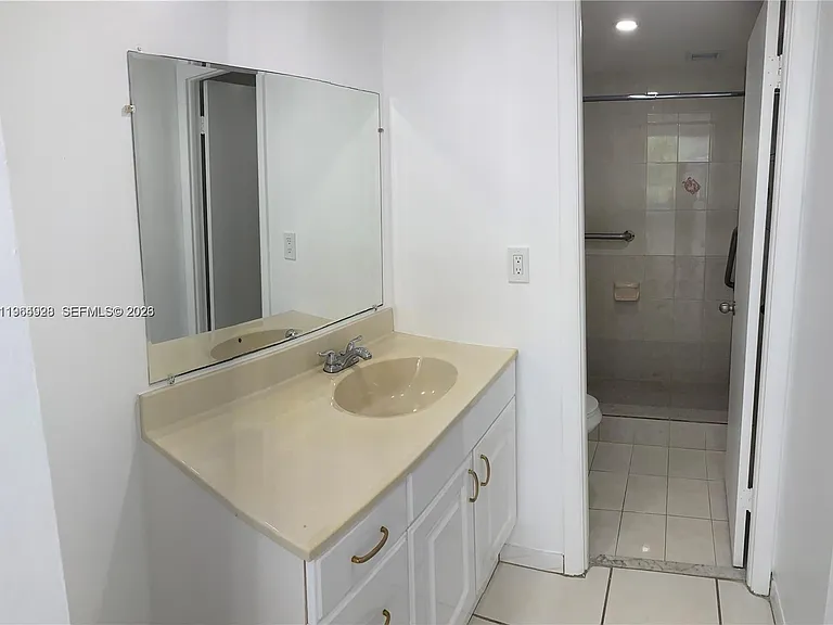 16740 NE 9th Ave #206 — Photo 5
