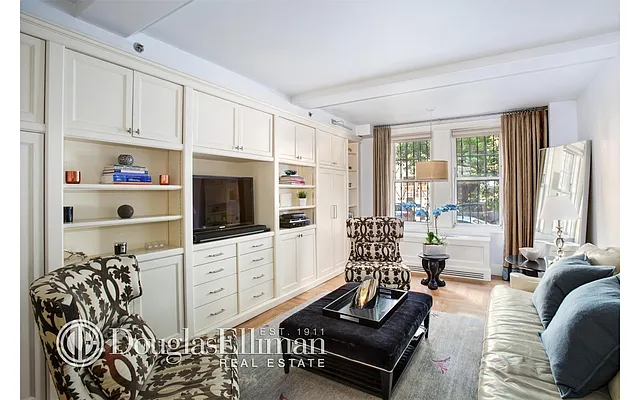 Rented by Douglas Elliman | media 15