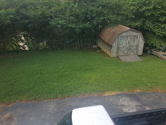 3rd image of 711 Greenland Ave