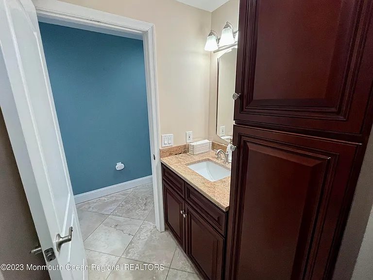 525 Ocean Blvd #405 — Photo 16