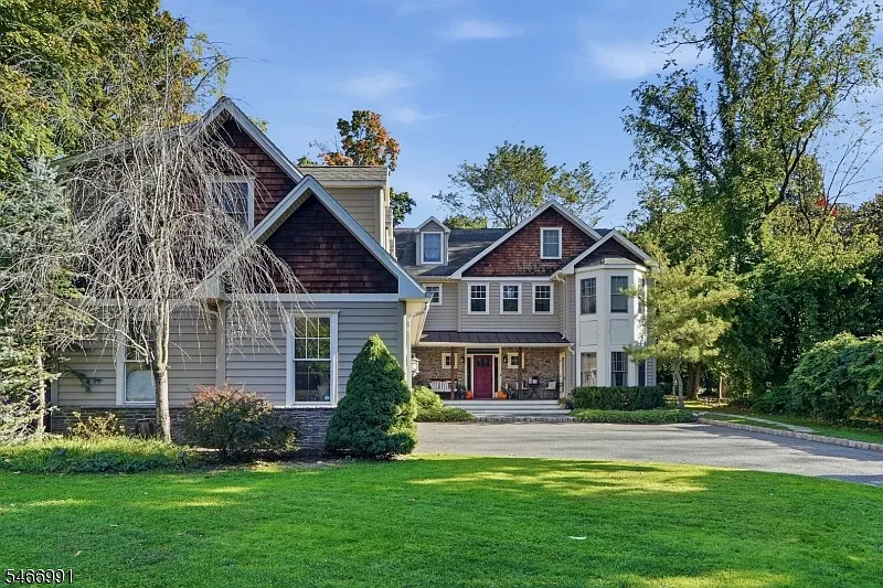2 bed, 1.0 bath, $5,000 — Photo 2