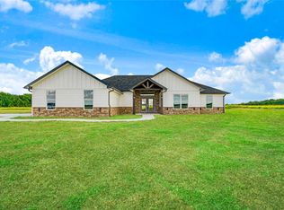 451 County Road 26850, Petty, TX 75470